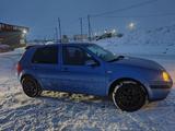 Volkswagen Golf 2001 года за 2 100 000 тг. в Семей