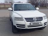 Volkswagen Touareg 2004 года за 4 150 000 тг. в Алматы – фото 4