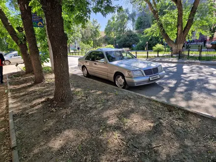 Mercedes-Benz S 320 1997 года за 5 200 000 тг. в Атырау – фото 4