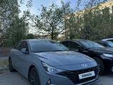 Hyundai Elantra 2022 года за 9 450 000 тг. в Алматы – фото 2