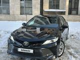 Toyota Camry 2018 года за 13 800 000 тг. в Алматы