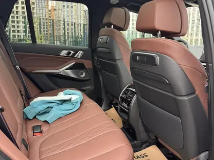 BMW X5 2025 года за 69 800 000 тг. в Астана – фото 8