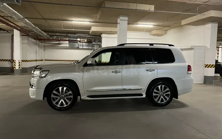 Toyota Land Cruiser 2017 годаүшін32 000 000 тг. в Алматы