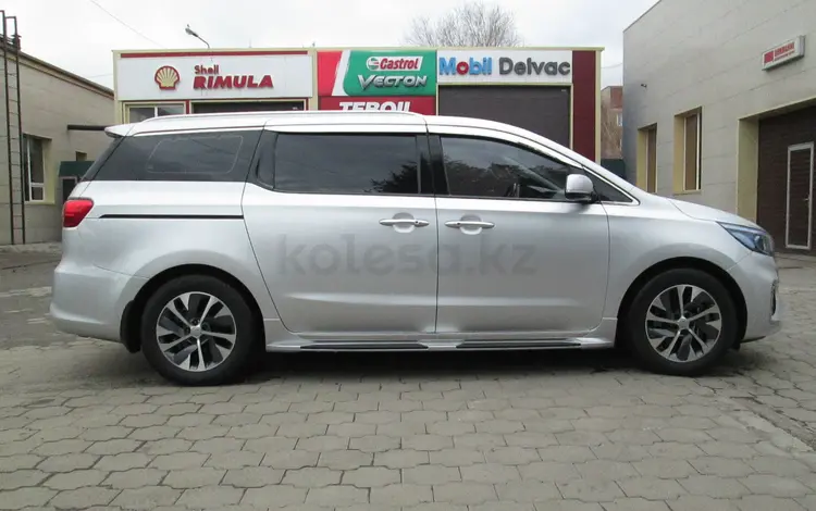 Kia Carnival 2019 года за 12 900 000 тг. в Караганда