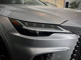 Lexus RX 500h 2023 годаүшін48 300 000 тг. в Алматы – фото 2