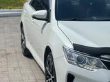 Toyota Camry 2017 года за 10 900 000 тг. в Экибастуз – фото 2
