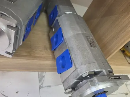 Гидронасос 4х секционный на автокран XCMG 25-50 тонн за 350 000 тг. в Алматы
