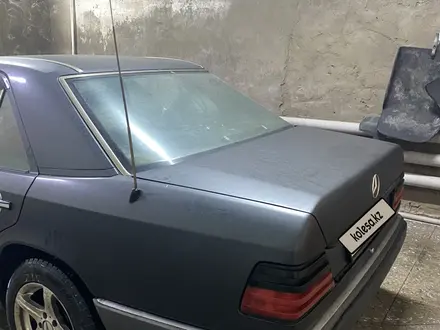 Mercedes-Benz E 260 1991 года за 1 500 000 тг. в Караганда – фото 11