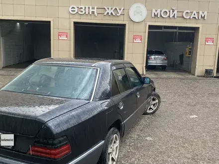 Mercedes-Benz E 260 1991 года за 1 500 000 тг. в Караганда – фото 2