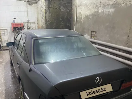 Mercedes-Benz E 260 1991 года за 1 500 000 тг. в Караганда – фото 9