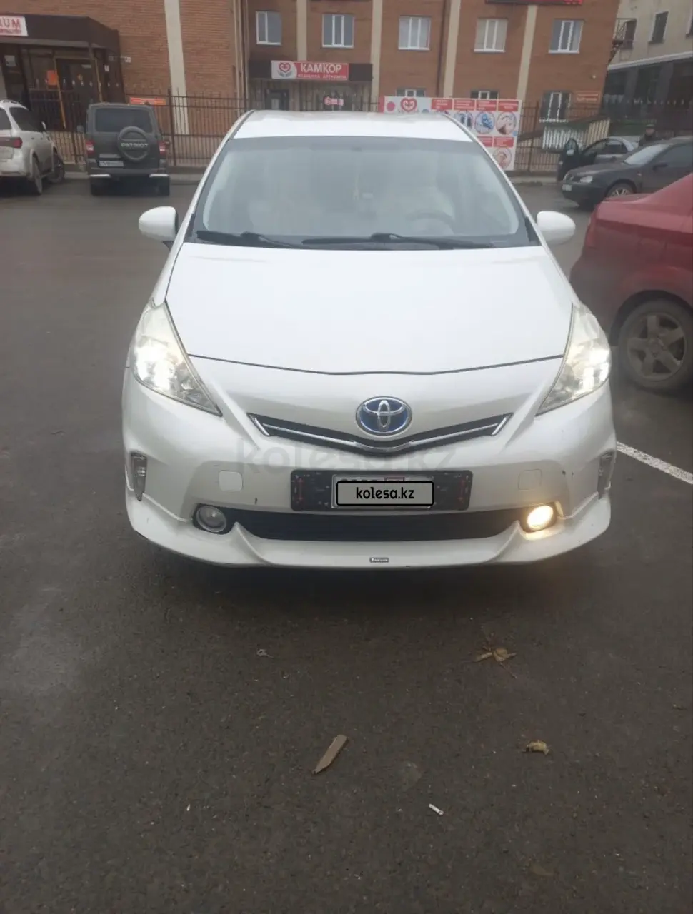 Toyota prius-v, 2015
