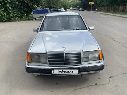 Mercedes-Benz E 230 1992 года за 850 000 тг. в Астана