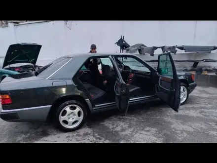 Mercedes-Benz E 280 1993 года за 1 200 000 тг. в Шымкент