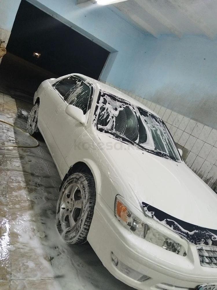 Toyota Camry 2000 г.