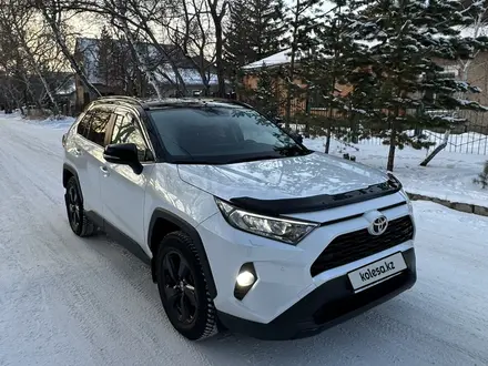 Toyota RAV4 2021 года за 15 800 000 тг. в Караганда – фото 2