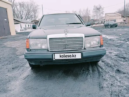 Mercedes-Benz E 230 1992 года за 900 000 тг. в Кокшетау