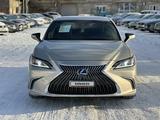 Lexus ES 250 2020 годаfor16 550 000 тг. в Актобе – фото 2