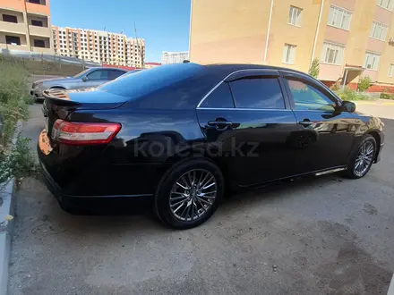 Toyota Camry 2010 года за 6 800 000 тг. в Актобе – фото 4