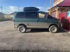 Mitsubishi Delica, 1995