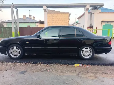 Mercedes-Benz E 230 1998 года за 2 000 000 тг. в Казалинск – фото 6