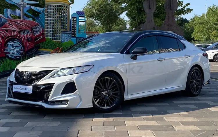 Toyota Camry 2019 года за 14 790 000 тг. в Алматы