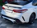 Toyota Camry 2019 года за 14 790 000 тг. в Алматы – фото 26