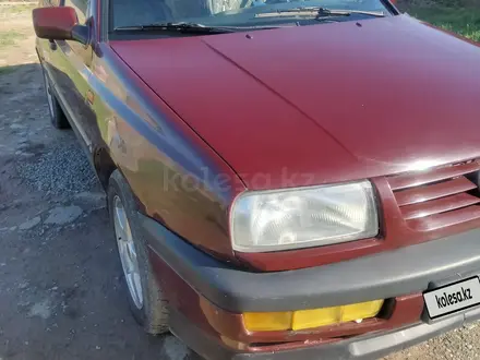 Volkswagen Vento 1994 года за 1 050 000 тг. в Шымкент – фото 2