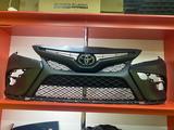 Передний бампер на Toyota camry 70 USA за 35 000 тг. в Алматы