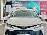 Toyota Camry 2023 года за 21 500 000 тг. в Актобе – фото 2