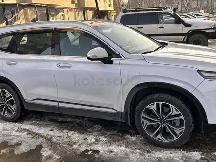 Hyundai Santa Fe 2021 года за 15 500 000 тг. в Алматы – фото 3