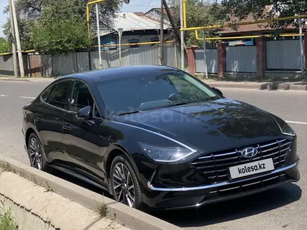 Hyundai Sonata 2020 года за 15 200 000 тг. в Уральск – фото 3