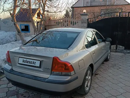 Volvo S60 2002 года за 3 500 000 тг. в Щучинск – фото 2