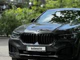BMW X6 2022 года за 45 000 000 тг. в Алматы – фото 2