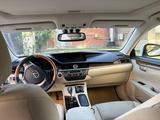 Lexus ES 300h 2015 годаүшін10 000 000 тг. в Актобе – фото 2