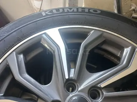 НОВЫЕ ШИНЫ С ДИСКАМИ KUMHO за 500 000 тг. в Актобе