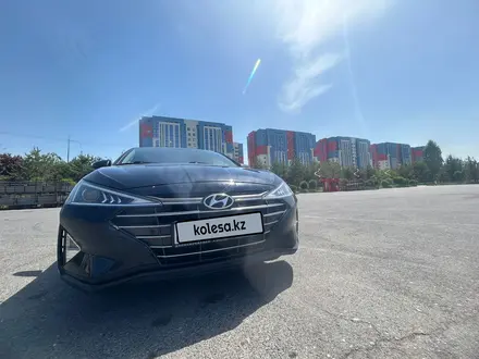 Hyundai Elantra 2019 года за 9 500 000 тг. в Шымкент – фото 3