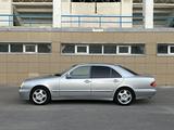 Mercedes-Benz E 240 2001 года за 3 900 000 тг. в Шымкент – фото 2