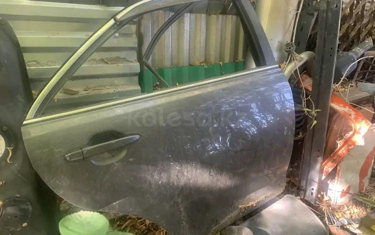 Дверь задняя правая за 50 000 тг. в Караганда