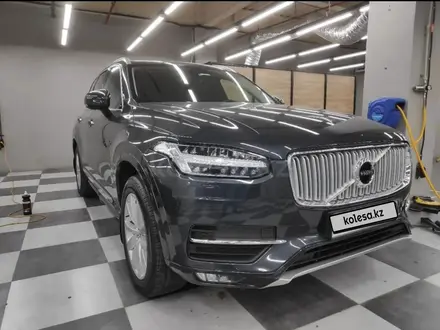 Volvo XC90 2019 года за 22 555 000 тг. в Астана – фото 2