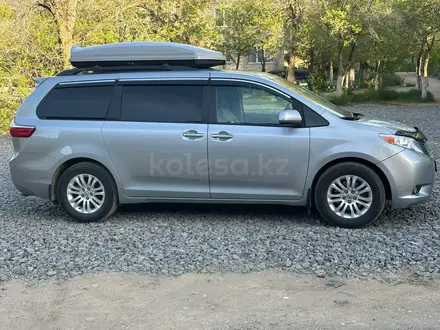 Toyota Sienna 2014 года за 14 500 000 тг. в Актобе – фото 2