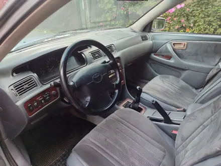 Toyota Camry 1998 года за 2 300 000 тг. в Алматы – фото 3