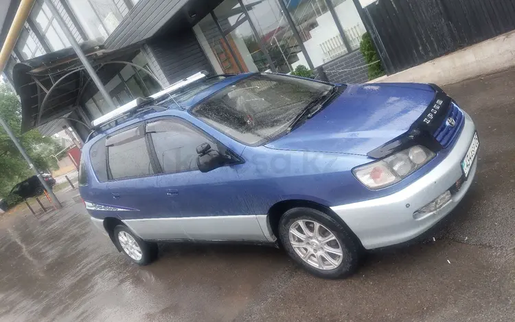 Toyota Ipsum 1997 года за 3 700 000 тг. в Алматы