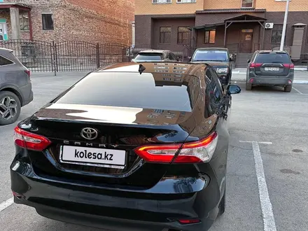 Toyota Camry 2018 года за 14 000 000 тг. в Караганда – фото 7