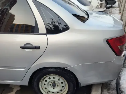 ВАЗ (Lada) Granta 2190 2013 года за 1 400 000 тг. в Алматы – фото 13