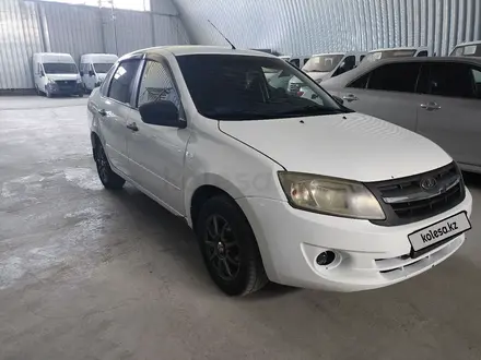 ВАЗ (Lada) Granta 2190 2017 года за 2 900 000 тг. в Уральск – фото 2