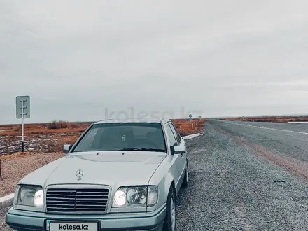 Mercedes-Benz E 220 1995 года за 2 300 000 тг. в Балхаш – фото 3