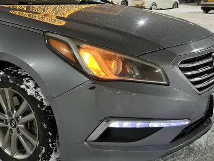 Hyundai Sonata 2015 года за 5 000 000 тг. в Актобе – фото 13