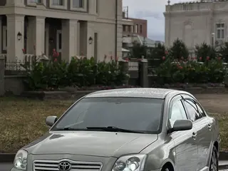 Toyota Avensis, 2004
