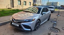 Toyota Camry 2020 года за 11 500 000 тг. в Астана – фото 2