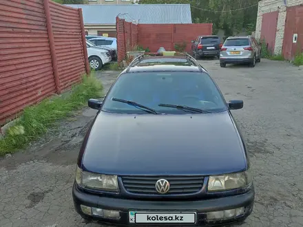 Volkswagen Passat 1995 года за 1 400 000 тг. в Петропавловск – фото 2